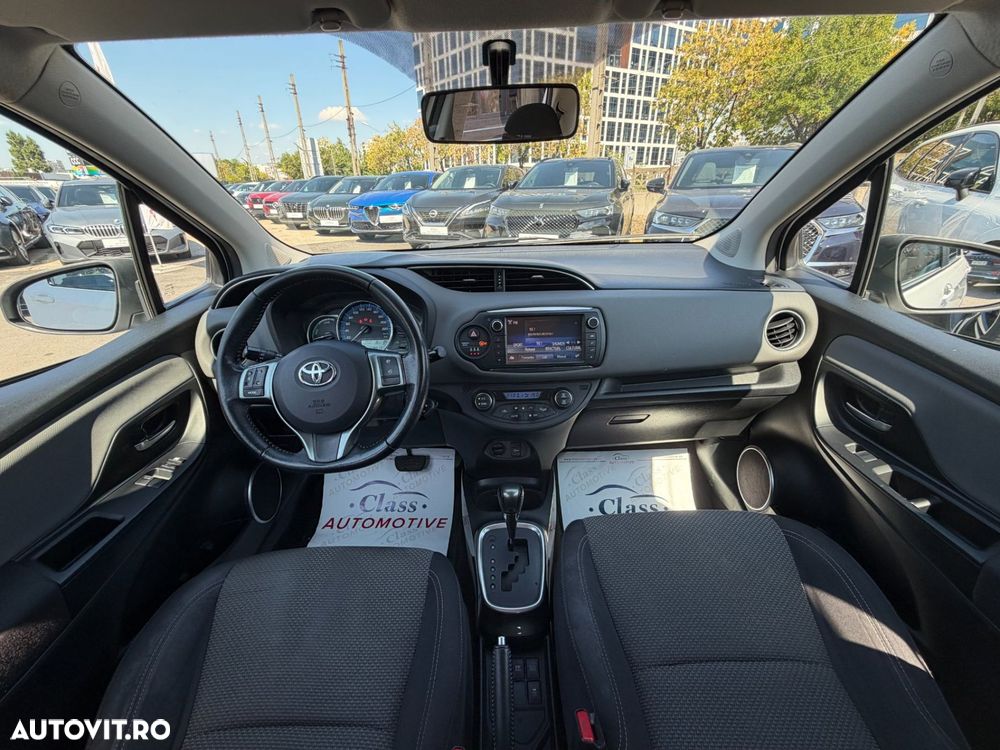 Toyota Yaris 1.5 VVT-i HSD Dynamic - 7