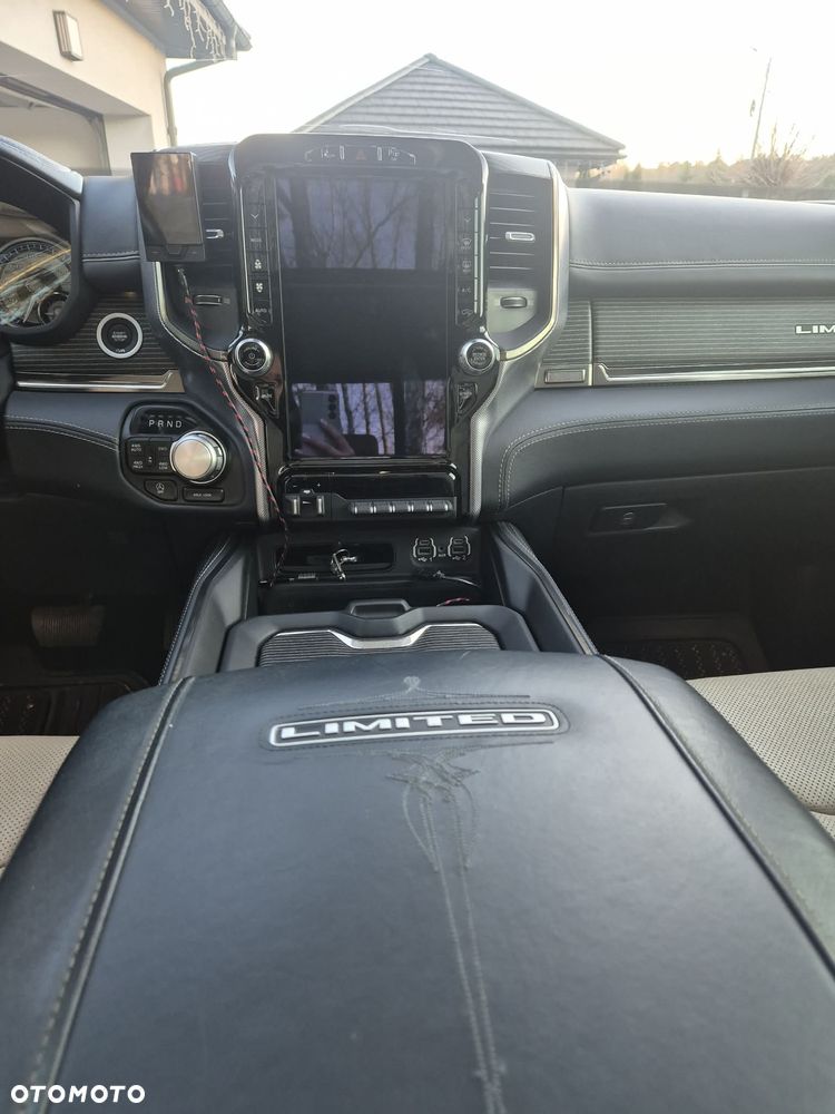 RAM 1500 Crew Cab Limited - 11