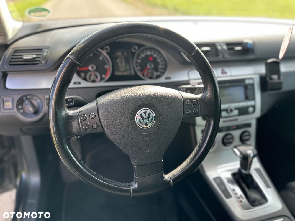 Volkswagen Passat - 12