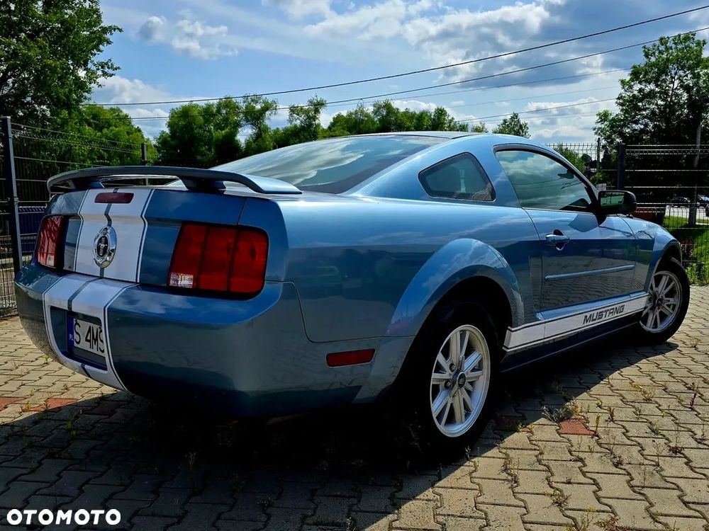 Ford Mustang - 4