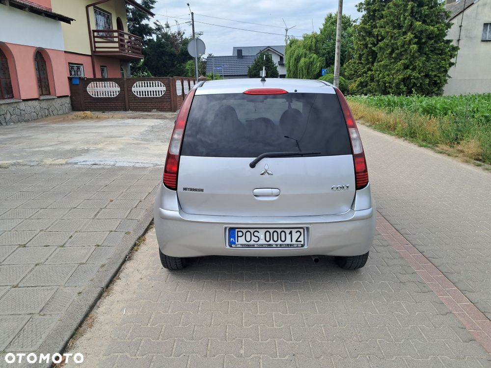 Mitsubishi Colt - 8