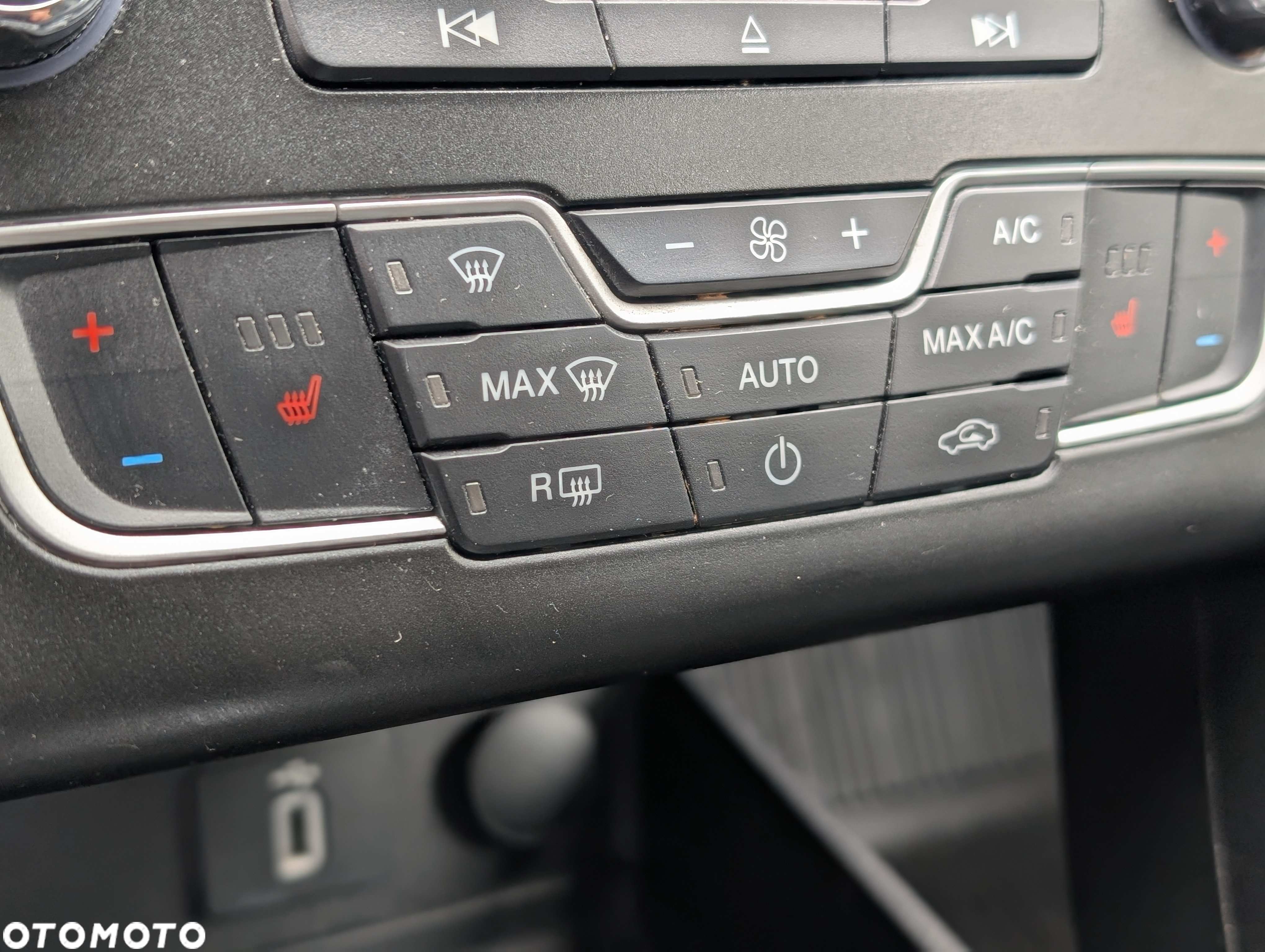 Ford Fusion - 16