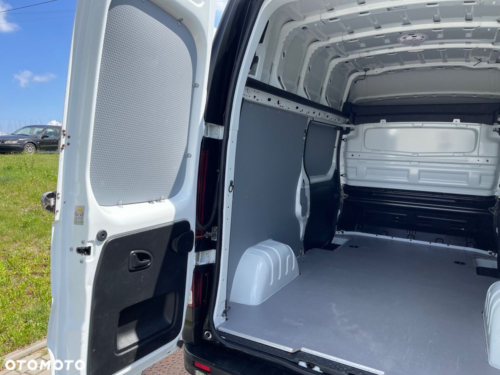 Renault Trafic - 32