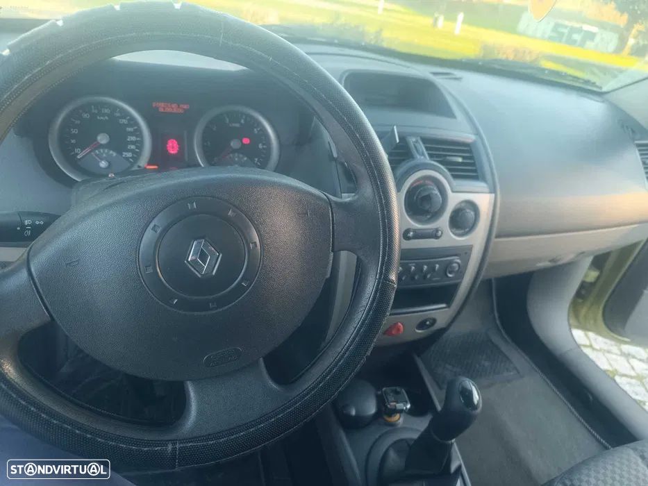 Renault Mégane 1.5 dCi Confort - 8