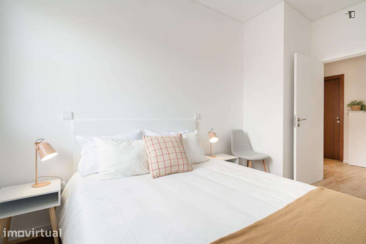 Apartamento com 2 quartos - localizado em Paranhos Porto - Grande imagem: 4/33