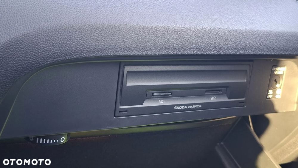 Skoda Octavia 2.0 TDI (Green tec) DSG RS - 38