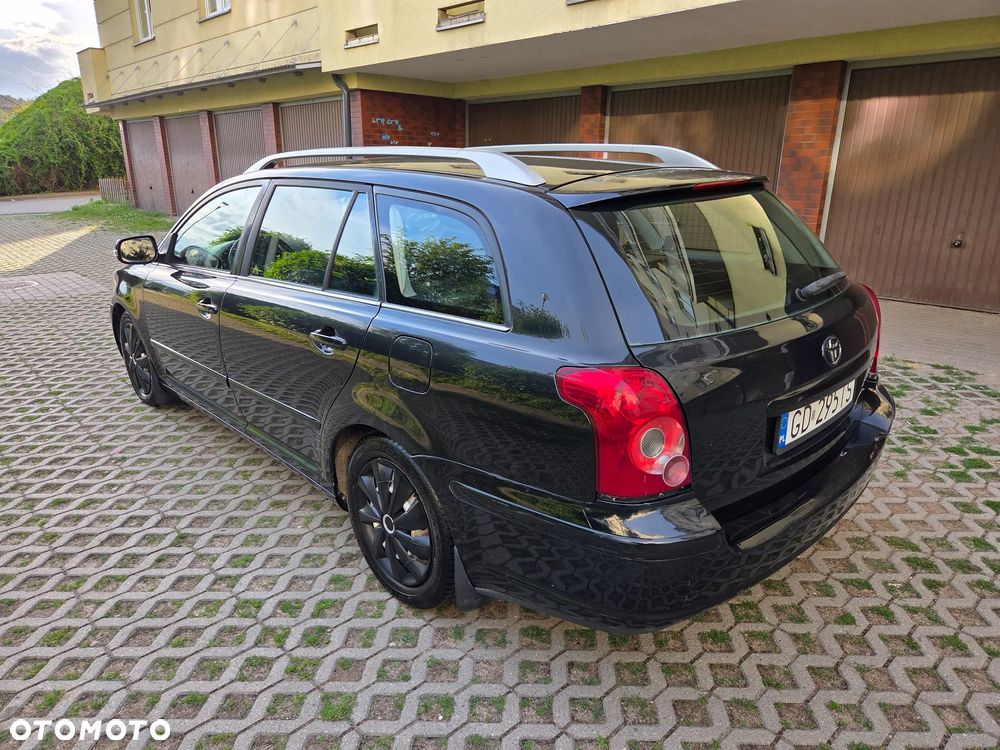Toyota Avensis 2.0 D-4D Sol - 24