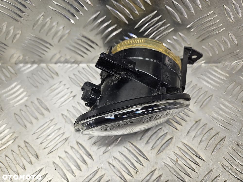 VW TOUAREG 7P  10-15R HALOGEN PRAWY - 8