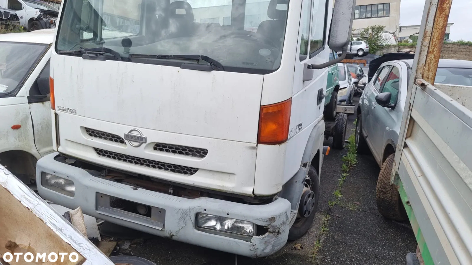 Kabina Nissan Atleon 2000-2006r ITALIA - 10