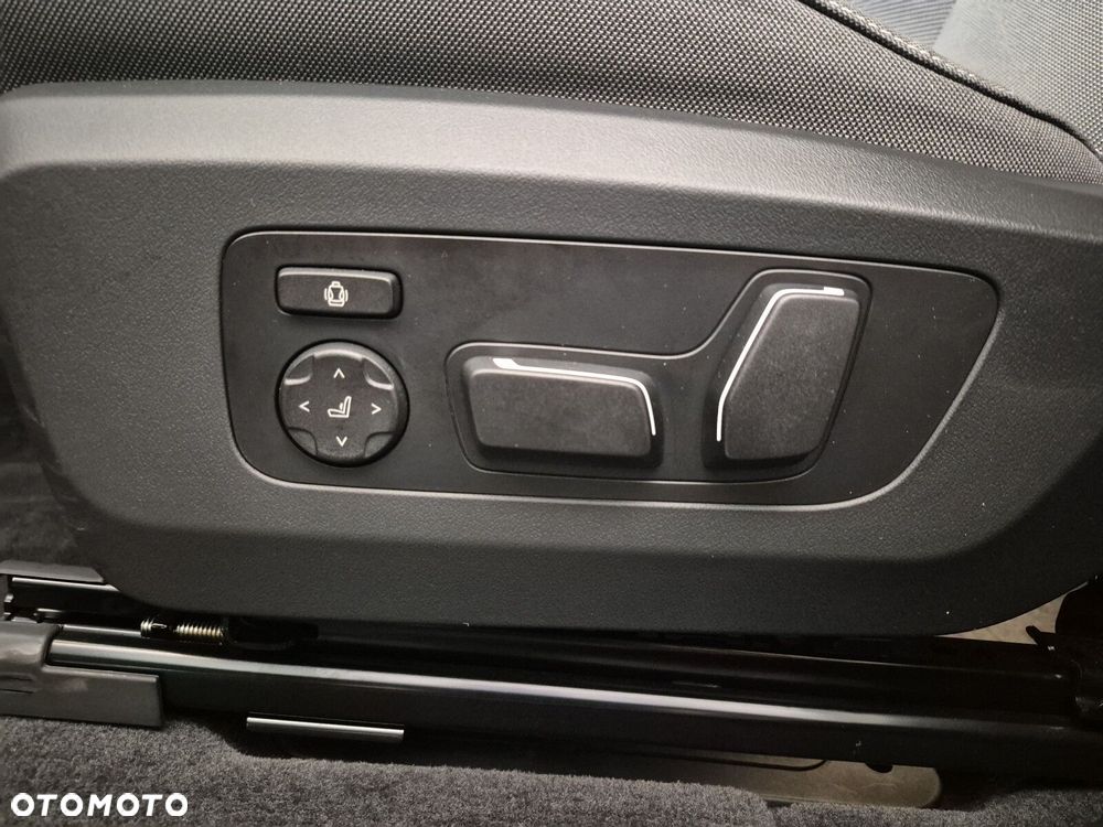 BMW X3 xDrive20 mHEV - 25