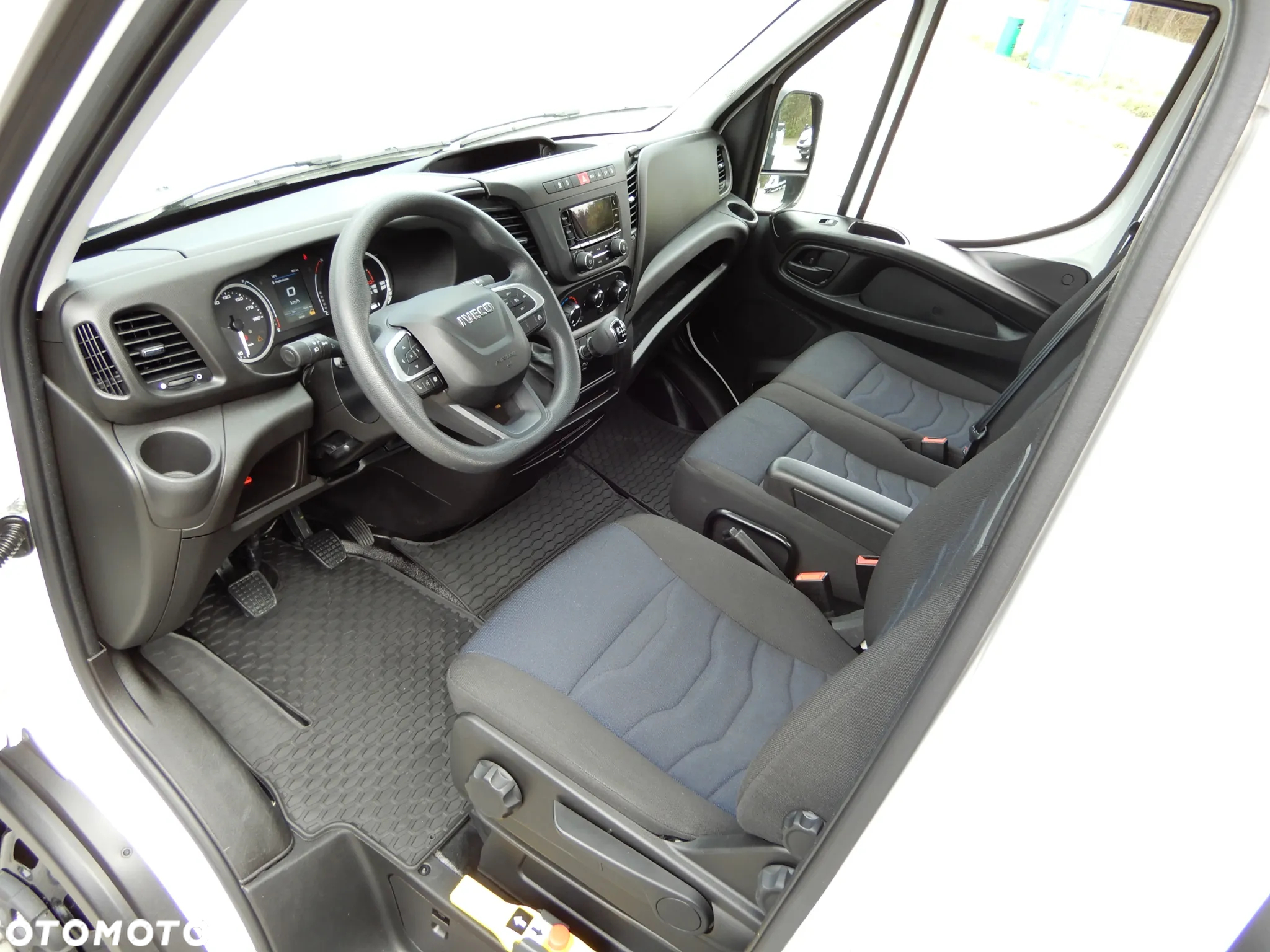 Iveco DAILY 50C18 Wywrotka Kiper Wywrot x 3 Renomowanej Firmy SCATTOLINI 3.62 CM HAK 3500 Kg 30 Tys Km Przeb Stan Jak Nowy OKAZJA - 37