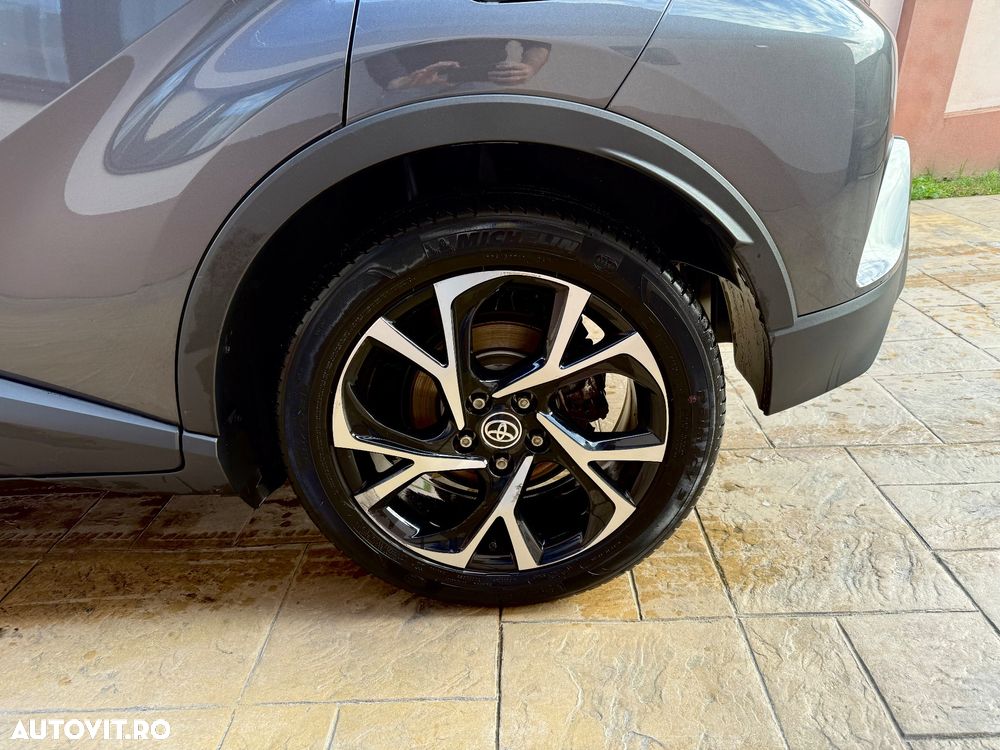 Toyota C-HR - 12