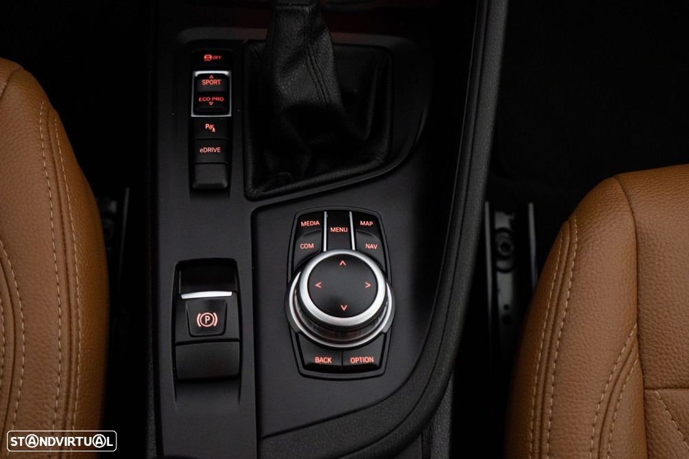 BMW X1 25 e xDrive Corporate Edition - 27