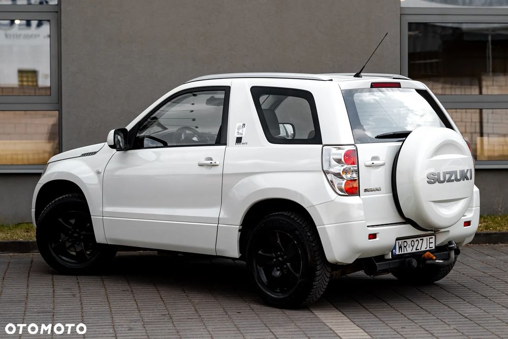 Suzuki Grand Vitara 1.6 Black&White - 12