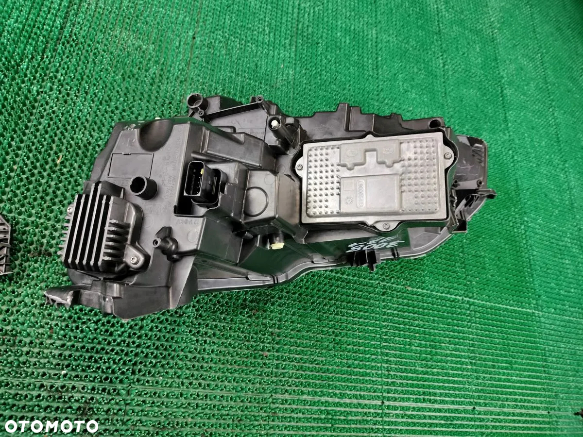 PEUGEOT 3008 GT 17-20r Lampa Przód Prawy - 5