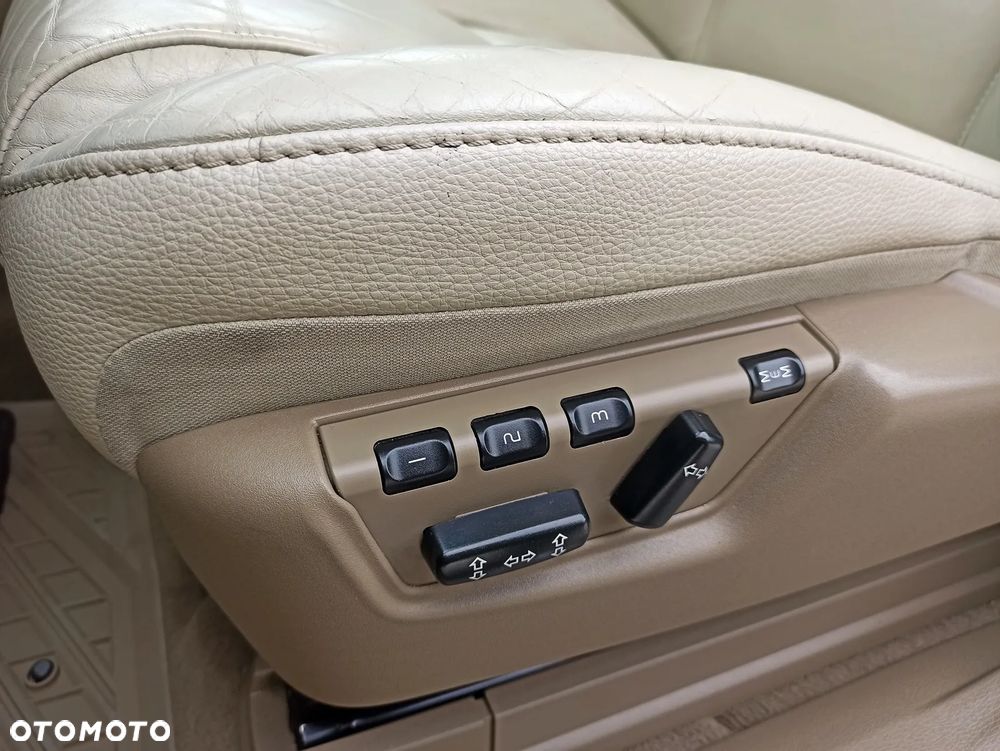 Volvo XC 90 3.2 Executive - 33