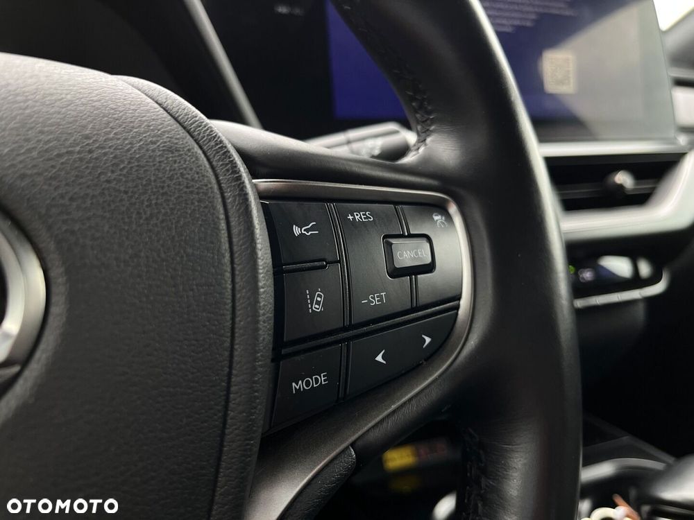 Lexus UX 2023