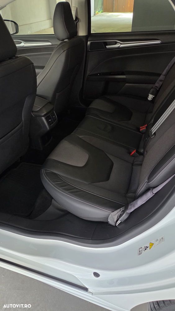 Ford Mondeo 2.0 TDCI PowerShift AWD Titanium - 22