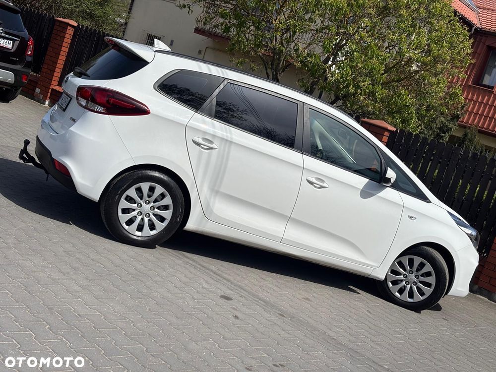 Kia Carens 1.7 CRDi M 7os EU6 - 5