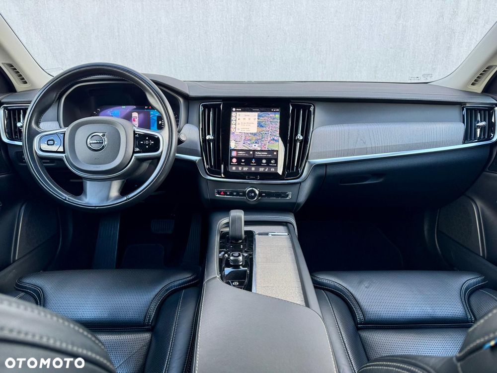 Volvo V90 Cross Country B5 B AWD Pro - 36