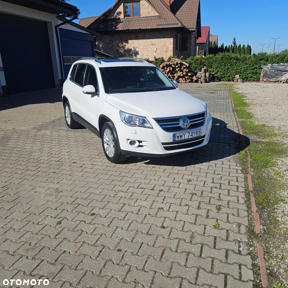 Volkswagen Tiguan - 1
