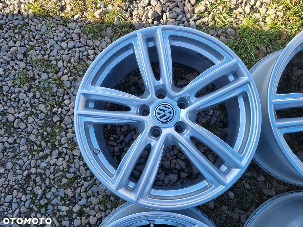 VW ARTEON,PASSAT,AUDI A4,SEAT LEON,SKODA SUPERB 8X18 ET40 5X112 bdb stan - 4