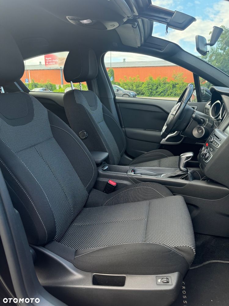DS Automobiles DS 4 Crossback - 12