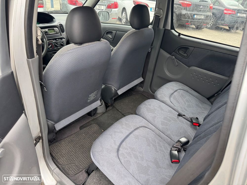 Toyota Yaris Verso 1.4 D-4D Sol - 13