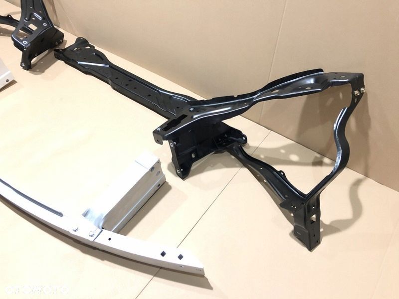 MERCEDES E KLASA W212 LIFT PAS PRZEDNI WZMOCNIENIE - 4
