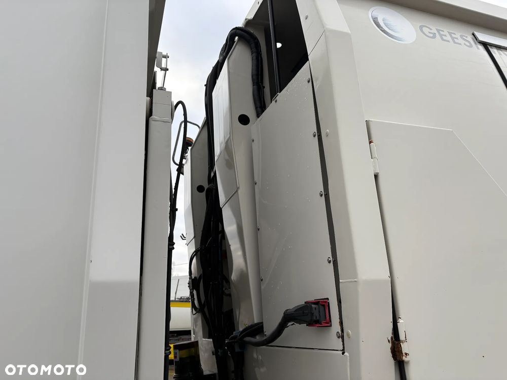 Volvo FM 330 EEV 6x2 / śmieciarka / 3 komory - 14