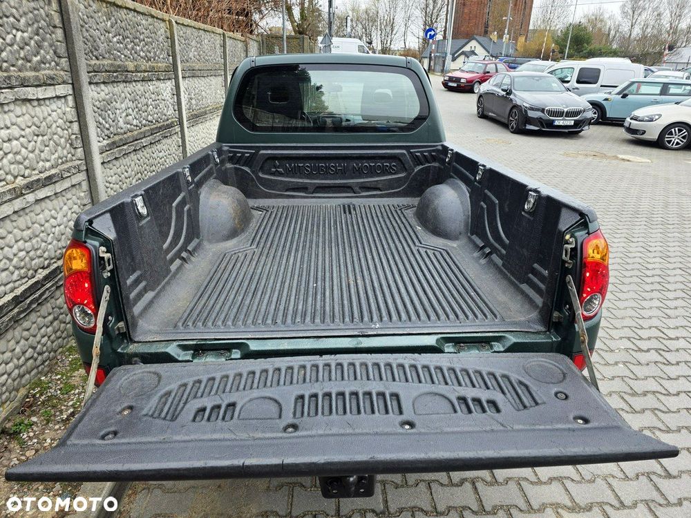 Mitsubishi L200 Pick Up 4x4 Intense Club Cab - 9