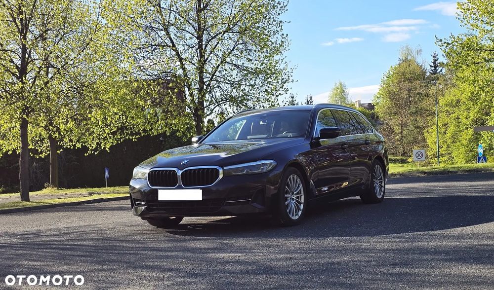 BMW Seria 5 530e Luxury Line sport - 11