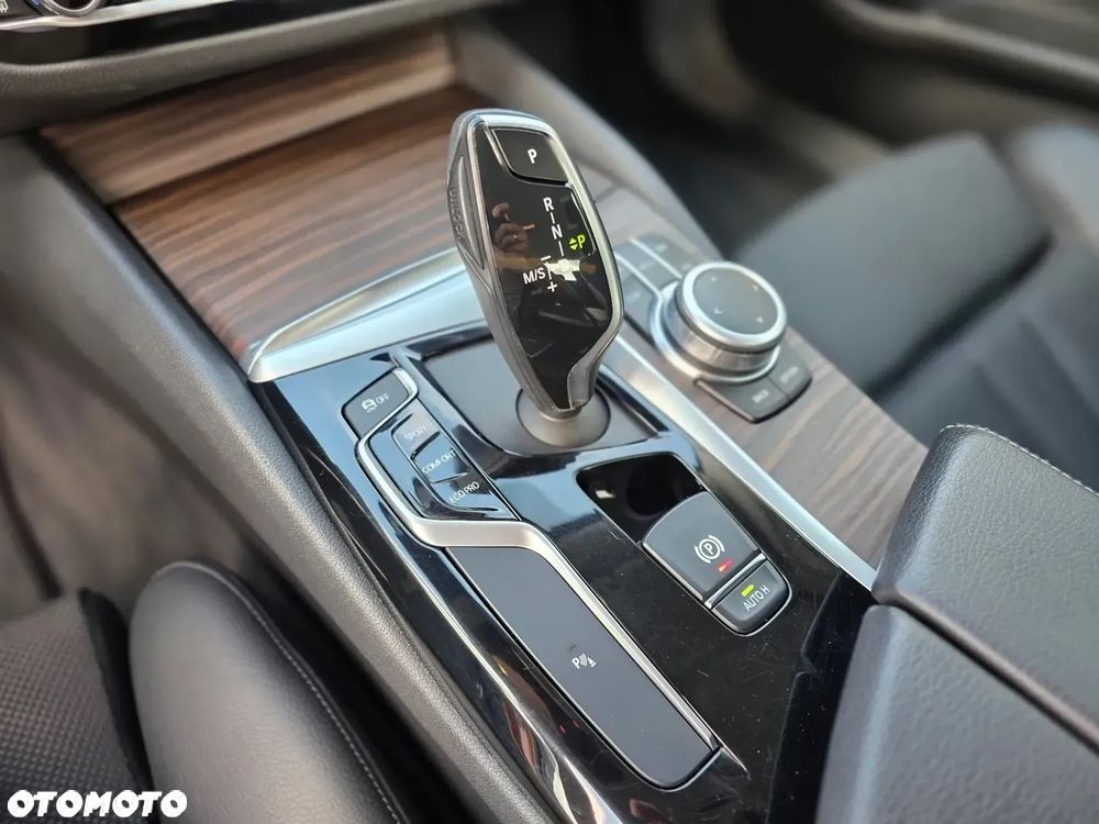 BMW Seria 5 520i GPF Sport Line sport - 31