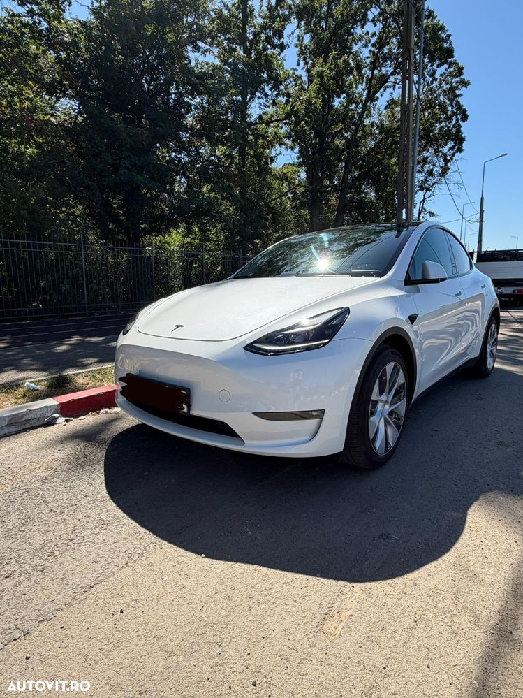 Tesla Model Y AWD Performance - 1