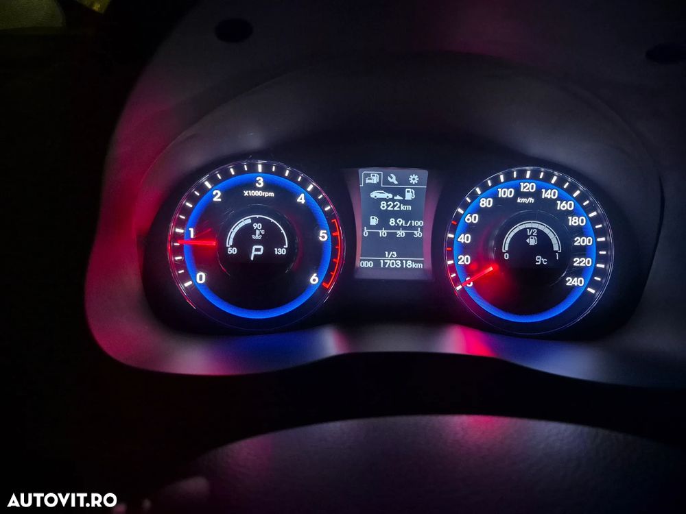 Hyundai i40 Kombi 1.7 CRDi DCT Premium - 22