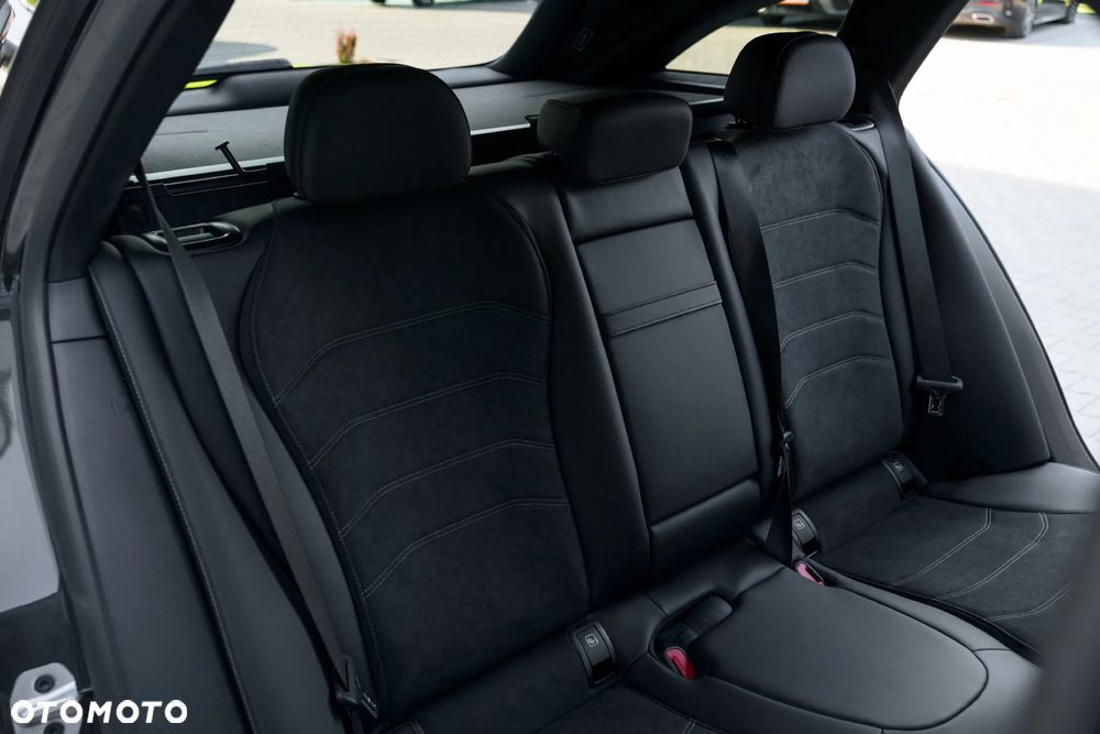 Mercedes-Benz Klasa E 220 d 4-Matic AMG - 14