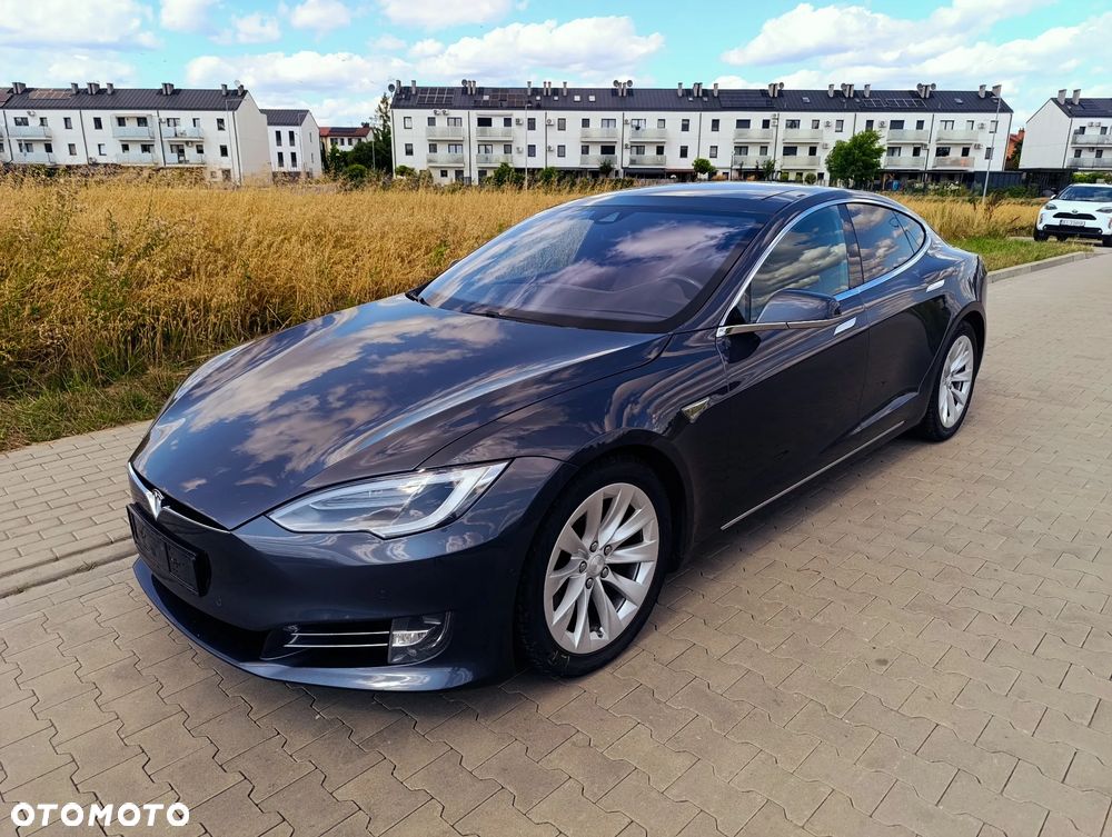 Tesla Model S - 9