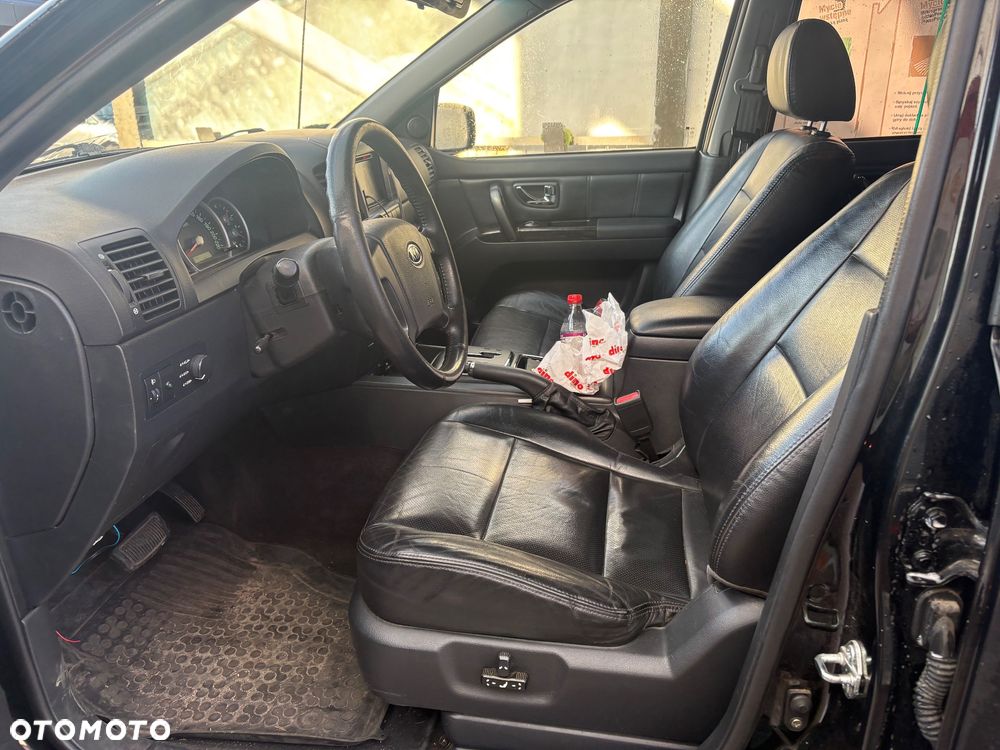 Kia Sorento 3.3 V6 LX - 6