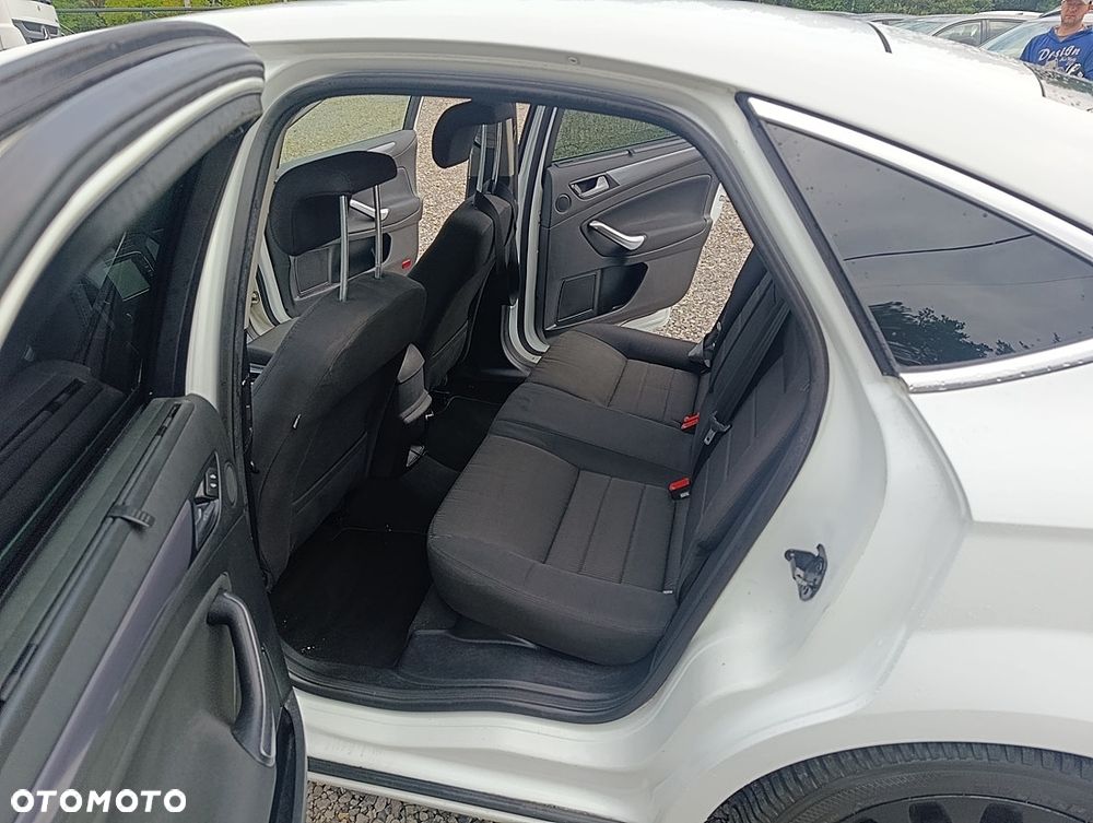Ford Mondeo 1.6 Titanium - 11