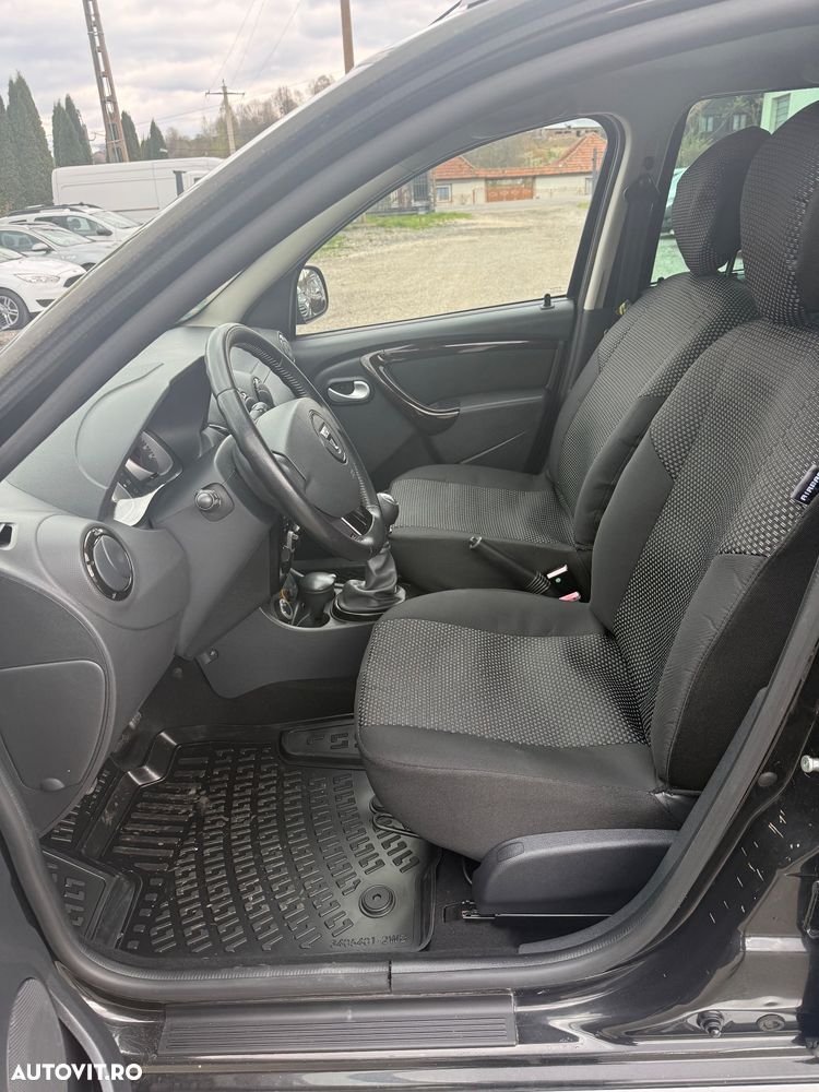 Dacia Duster 1.6 16V 4x4 Prestige - 2