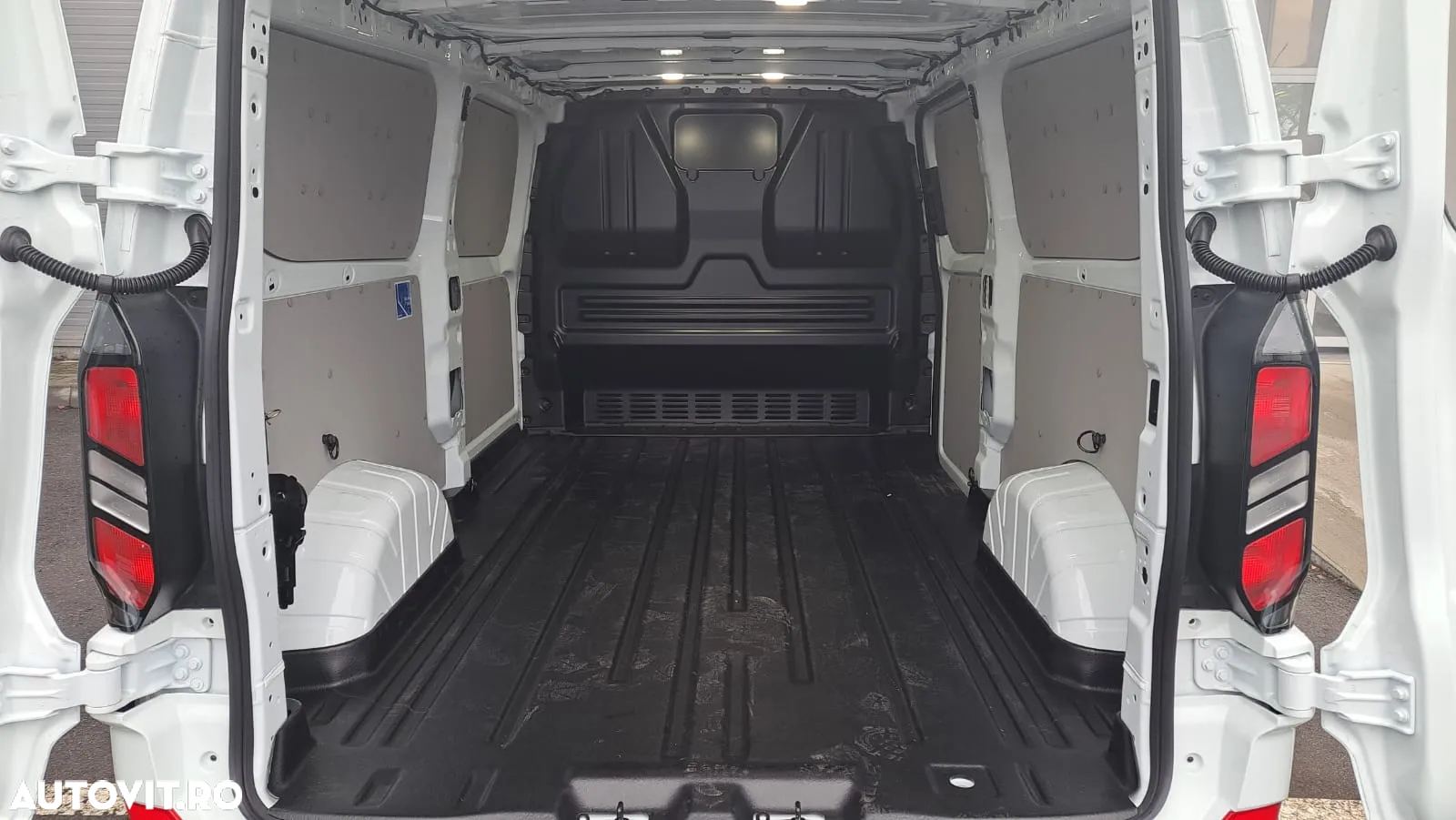 Ford NEW TRANSIT CUSTOM VAN L2H1 T300 TREND FWD - 12