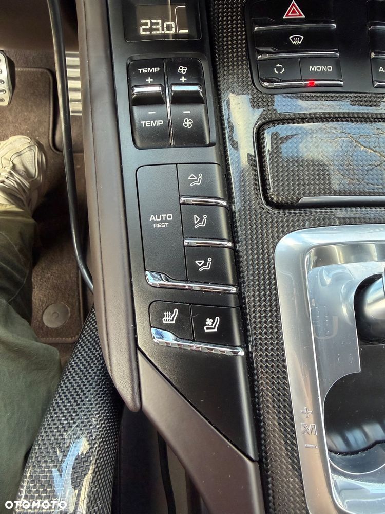 Porsche Cayenne - 19