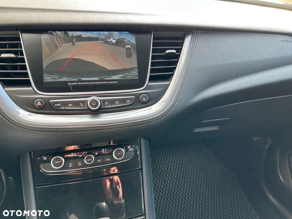 Opel Grandland X 1.6 T Elegance S&S - 15