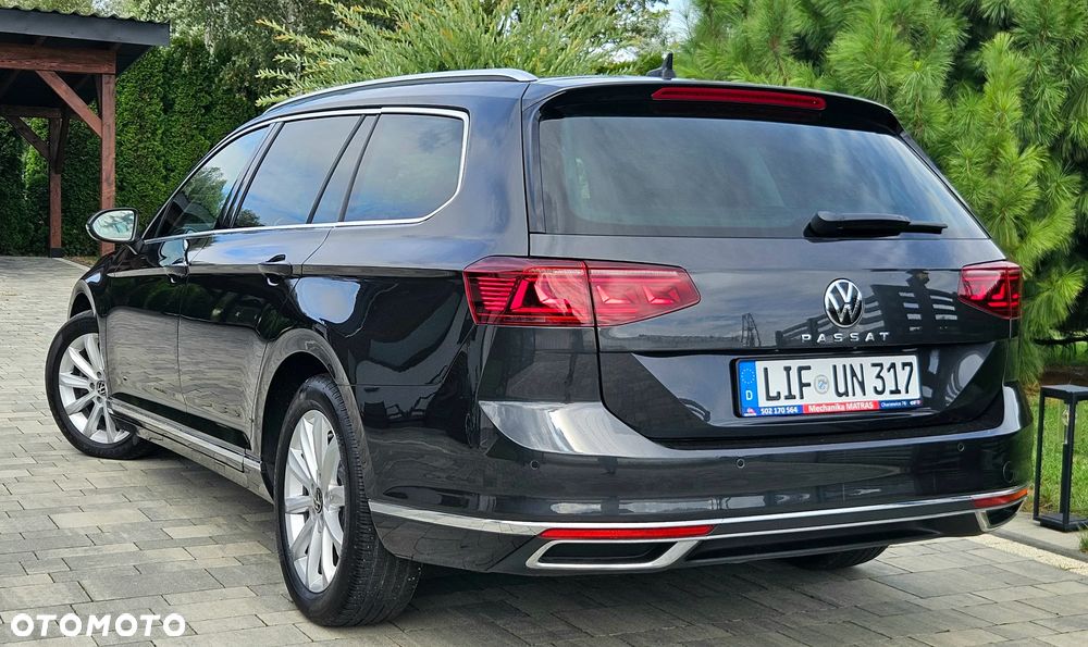 Volkswagen Passat - 4