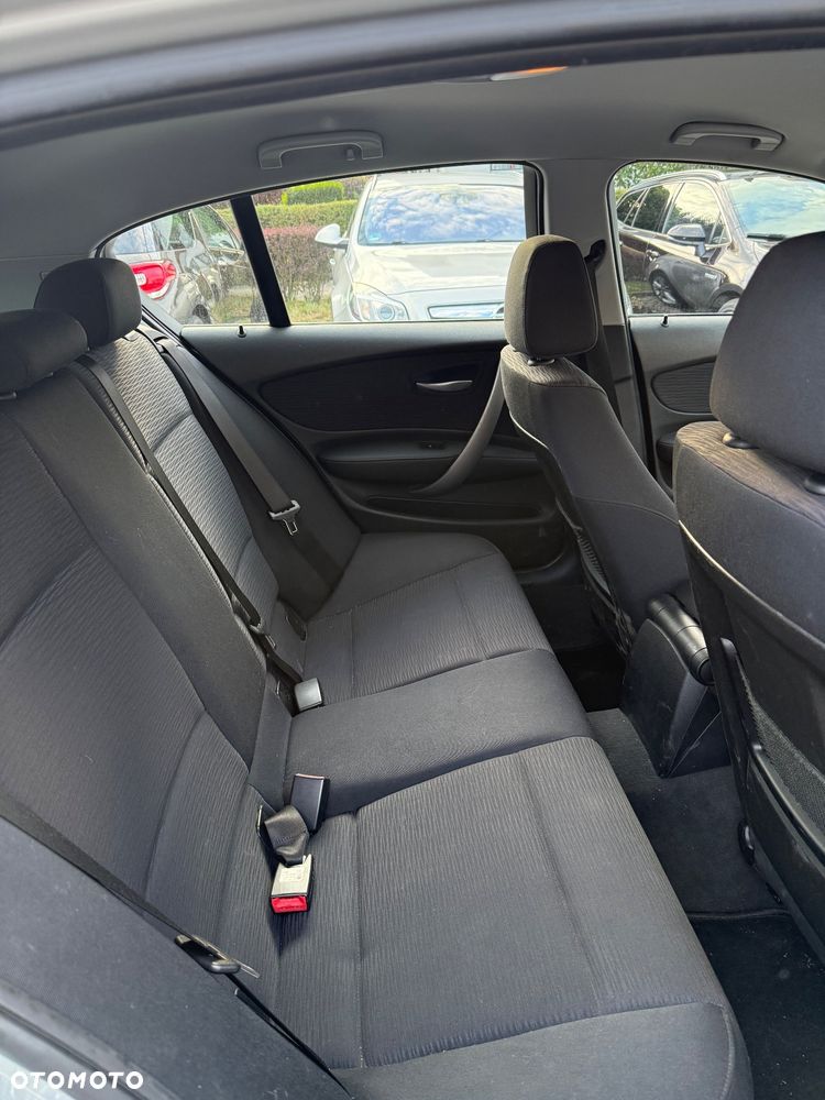 BMW Seria 1 118d - 26