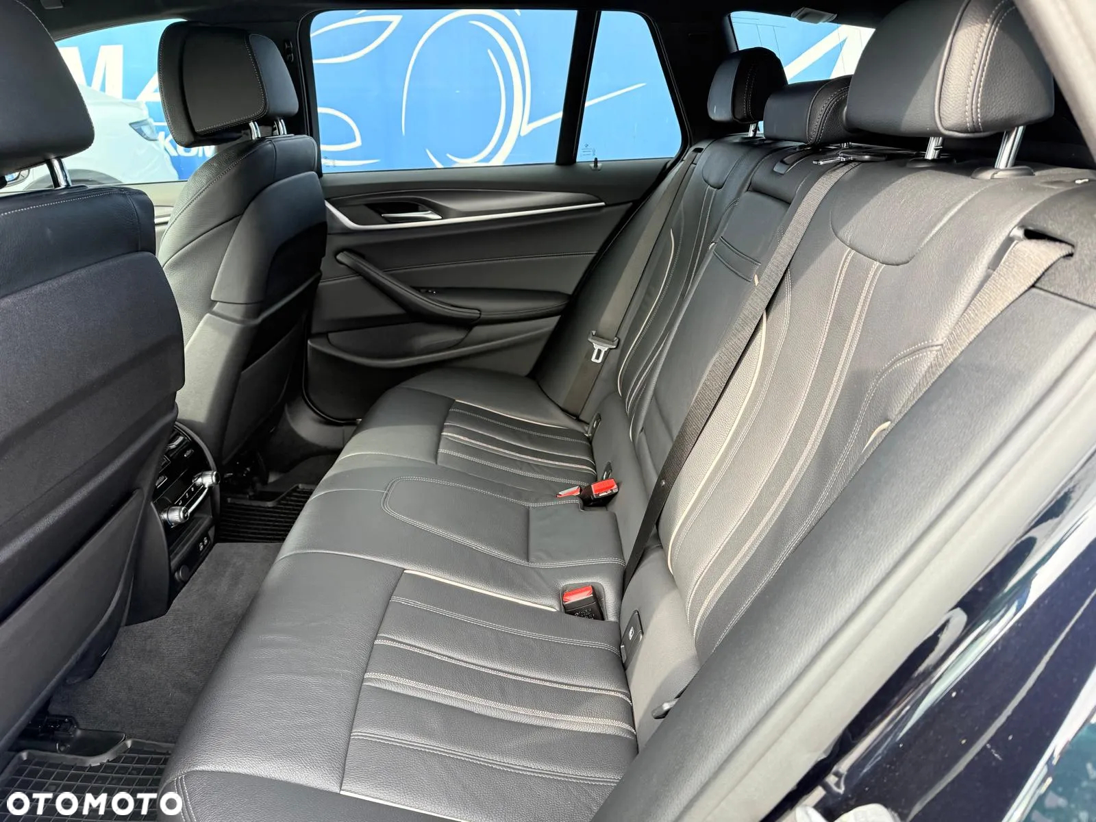 BMW Seria 5 530e Touring - 13