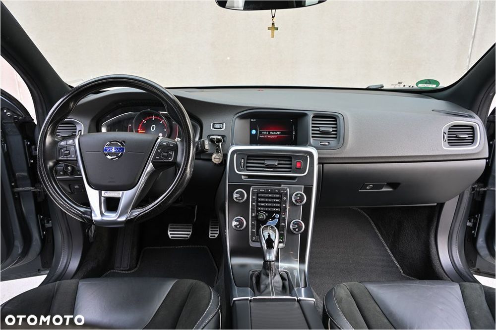 Volvo V60 D5 Geartronic RDesign - 22