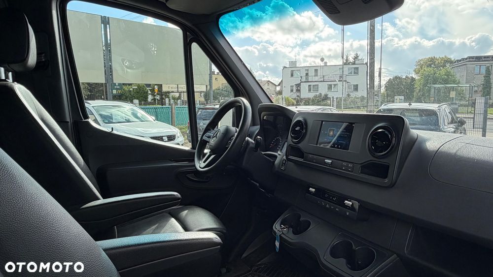 Mercedes-Benz Sprinter - 8