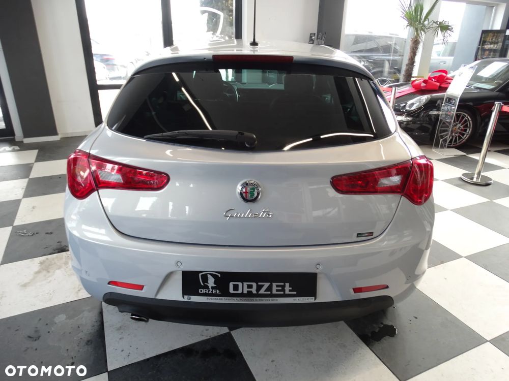 Alfa Romeo Giulietta 1.6 JTDM 16V TCT Super - 12