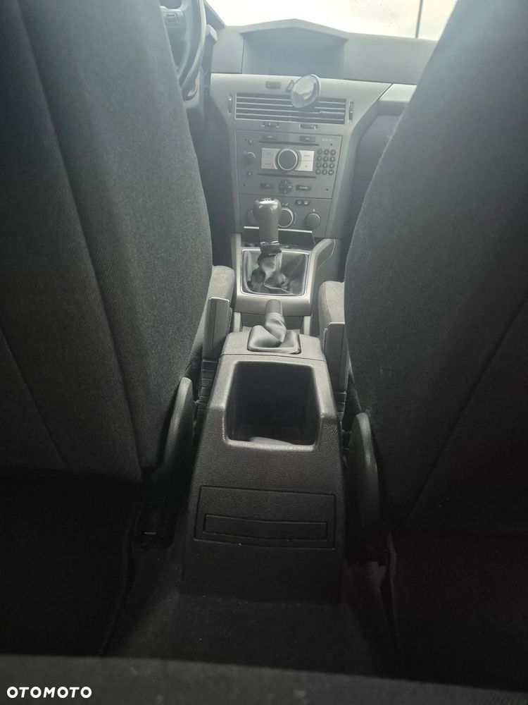 Opel Astra 1.9 CDTI DPF - 16